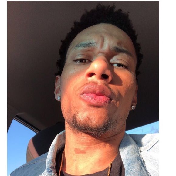 Meet your Posher, Elliott - Picture 1 of 1